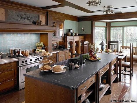 6 Elements of a Craftsman Style Kitchen Craftsman Kitchen Design, Mission Style Kitchens, Craftsman Interior Design, Craftsman Style Kitchens, Craftsman Kitchens, Craftsman Style Kitchen, Landing Ideas, Arts And Crafts Kitchen, Craftsman Interior