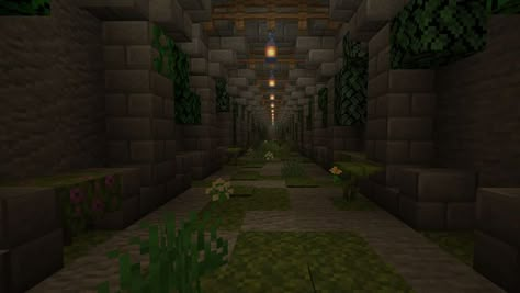 Minecraft Lair Ideas, Underground Stairs Minecraft, Underground Survival Base Minecraft, Minecraft Hallway Floor Designs, Hallway Minecraft Ideas, Underground Tunnel Minecraft, Underground Railroad Minecraft, Hallway Ideas Minecraft, Minecraft Underground Garden