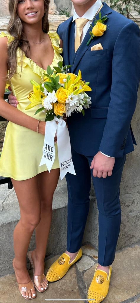 Hoco Bouquet With Yellow Dress, Yellow Homecoming Bouquet, Yellow Prom Bouquet, Hoco Bouquet, Homecoming Bouquet, Yellow Party Dress, Yellow Party Dresses, Prom Bouquet, Dress For Prom