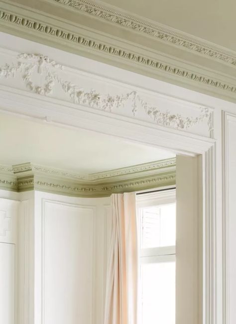 Crown Molding Ideas, Wood Crown Molding, Molding Ideas, Molding Ceiling, Modern Parisian, Ceiling Trim, Dentil Moulding, Parisian Apartment, Crown Molding