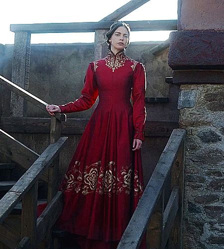 Emma of Normandy's red dress with golden... - periodcostumefantasylover Emma Of Normandy, Aemon Targaryen, Vikings Valhalla, Golden Embroidery, Pregnancy Dress, House Targaryen, Medieval Times, Fantasy Gowns, Historical Dresses