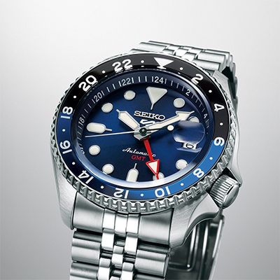 Gmt Batman, Seiko 5 Sports Automatic, Seiko Skx, Seiko 5 Sports, Seiko 5, Automatic Watches For Men, Seiko Watches, Day For Night, Sports Design