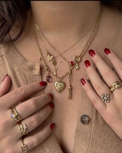 Chunky Jewelry, Funky Jewelry, Stacked Jewelry, Jewelry Lookbook, Gold Necklace Layered, Layered Jewelry, I Love Jewelry, Girly Jewelry, Dream Jewelry