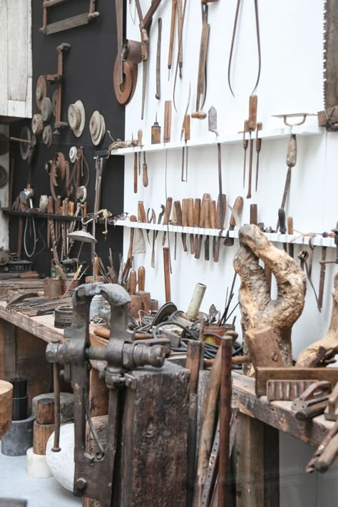 Constantin Brancusi Atelier Brancusi  Place George Pompidou near rue Rambuteau 75004 Atelier Brancusi, Constantin Brancusi, Paris Atelier, Art Studio Room, Bg Design, Workshop Studio, Chic Chic, Dream Studio, Action Painting