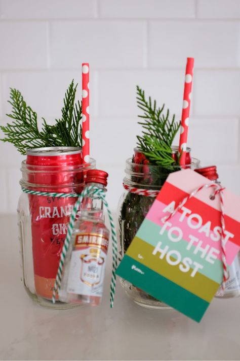 Christmas Party Hostess Gift Ideas, Diy Hostess Gift Ideas, Christmas Party Hostess Gifts, Mason Jar Cocktail Gifts, Diy Hostess Gifts, Mason Jar Cocktails, Party Hostess Gifts, Mason Jar Gifts Diy, Hostess Gift Ideas