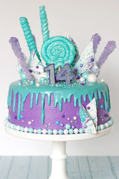 Bday Cakes Aesthetic, 14th Birthday Ideas, Cakes At Home, Cakes Aesthetic, 14th Birthday Cakes, Jenny Cookies, Perfect Chocolate Cake, Purple Cake, Sixth Birthday