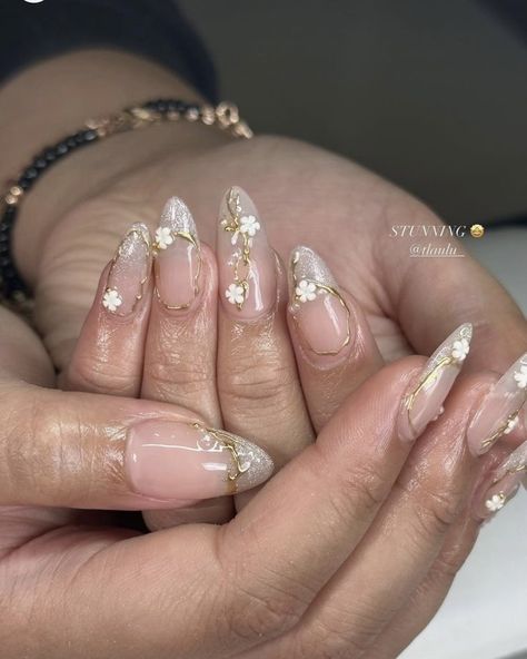 Gold Floral Nails, Fairy Garden Nails, Greek Goddess Nails, Aphrodite Nails, Bright Nail Designs, Gucci Nails, Asian Nails, Formal Nails, Grunge Nails