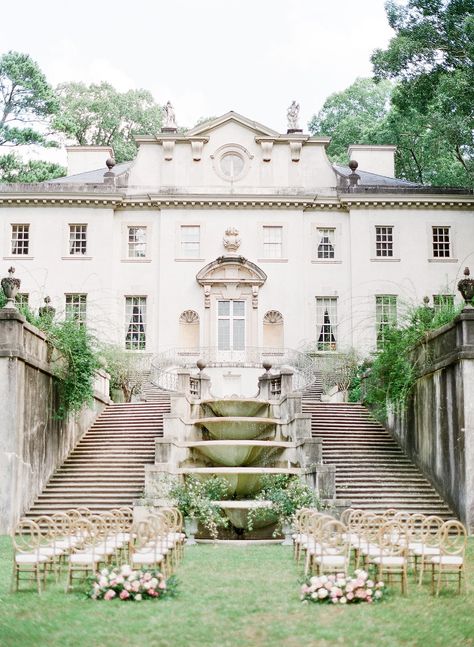 If you are planning a wedding in Georgia The Swan House in Atlanta is a must-see venue! The most stunningly romantic luxurious wedding venue in the Southeast. Wedding Venues Preppy, Estate Wedding Reception, Southern Mansion Wedding, Swan House Wedding Atlanta, Wedding Venue Classy, The Swan House Atlanta, Wedding In Georgia, Southeast Wedding Venues, Wedding Mansion Venues