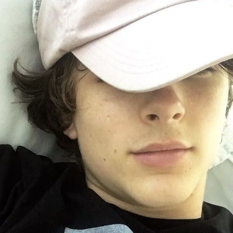 timothee chalamet I Love Timothee Chalamet, Hat Selfie, Maya Core, Elio Elio Elio, Boyfriend Reveal, Tiny Tim, Timmy Chalamet, Boyfriends And Girlfriends, Paul Atreides