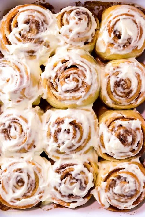 Best Cinnamon Rolls Ever, The Best Cinnamon Rolls, Sticky Rolls, Cinnamon Roll Recipe Homemade, Fluffy Cinnamon Rolls, Cinnamon Roll Recipe, Easy Frosting, Cinnamon Rolls Easy, Best Cinnamon Rolls