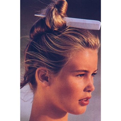 #claudias Gilles Bensimon, 80s Celebrities, Swimming Hairstyles, Simple Habits, Wellness Club, Elle Us, Beach Hairstyles For Long Hair, Social Media Break, New Lifestyle