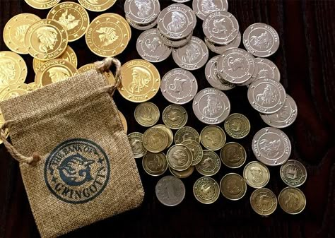 Hogwarts Items, Violet Objects, Harry Potter Money, Hogwarts Bag, Harry Potter Coins, Witch Sketch, Harry Potter School Supplies, Harry Potter Trunk, Gringotts Bank