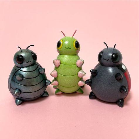 Polymer Clay Bugs, Ceramic Insects, Clay Insects, Clay Bugs, Ceramic Business, Clay Chibi, Goblincore Room, Garden Ceramics, Mini Altar