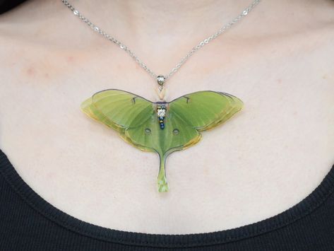 Silk Luna Moth Pendant Necklace Handmade Organza Women Accessories Delicate Gift for Her - Etsy Denmark Silk Organza Fabric, Moth Pendant, Moth Necklace, Luna Moth, Necklace Handmade, Moth, Ukraine, Gift For Her, Necklaces