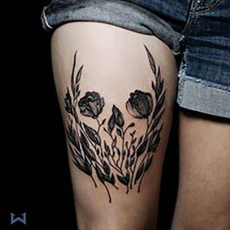 Space Skull Tattoo, Pretty Skull Tattoos, Floral Skull Tattoos, Tattoos For Women On Thigh, Tattoos Floral, Floral Tattoos, Tattoos Geometric, Geniale Tattoos, Space Tattoo