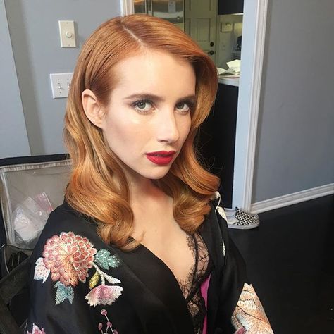 If you’ve been following Twitter tonight, then you’ve seen the comparisons of Emma Roberts red hair with Jessica Chastain and TBH they really do look just alike. But, in a good way. Emma Roberts Boyfriend, Emma Roberts Red Carpet, Emma Roberts Makeup, Emma Roberts Hair, Emma Roberts Style, Emma Rose, Latest Hair Trends, Trendy Hair Color, Jessica Chastain