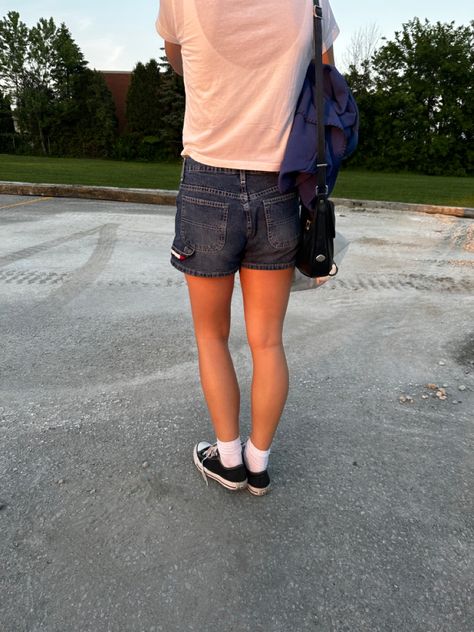 Converse Low Tops Outfit, Converse Low Outfit, Low Converse Outfit, Low Top Converse Outfit, Converse Outfit Summer, Aesthetic Iphone Organization, Low Converse, Converse Aesthetic, Converse Fits