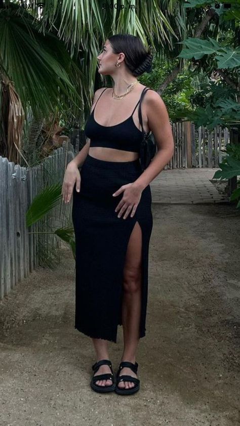 Hot Weather Going Out Outfits, Disco Boho Outfit, Classy Black Women Outfits Summer, Pool Party Outfit Midsize, Clean Edgy Style, Tropical Vacation Outfits Mid Size, Casual Summer Dress Outfit Ideas, Leather Summer Outfit, Alt Beachy Outfits