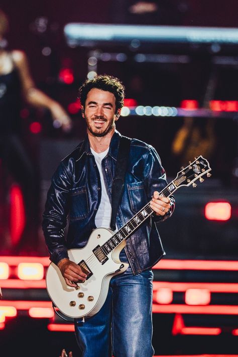 Kevin Jonas, Jonas Brother, Camp Rock, Joe Jonas, Rock Concert, Jonas Brothers, Celebrity Crush, Queen, Actors