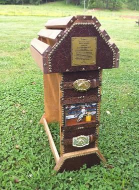 Award display saddle  stand Trophy Saddle Display, Mcclellan Saddle, Equestrian Diy, Barrel Horses, Western Ideas, Saddle Racks, Saddle Stand, Tack Box, Saddle Bar Stools