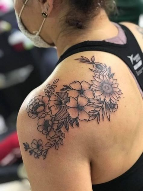 Back Shoulder Blade Tattoos For Women, Shoulder Flower Tattoos For Women, Geometric Tattoo Shoulder, Daycare Setup, Tattoo Fixes, 5 Tattoo, Couple Tattoos Love, Flower Shoulder Tattoo, Shoulder Sleeve Tattoos