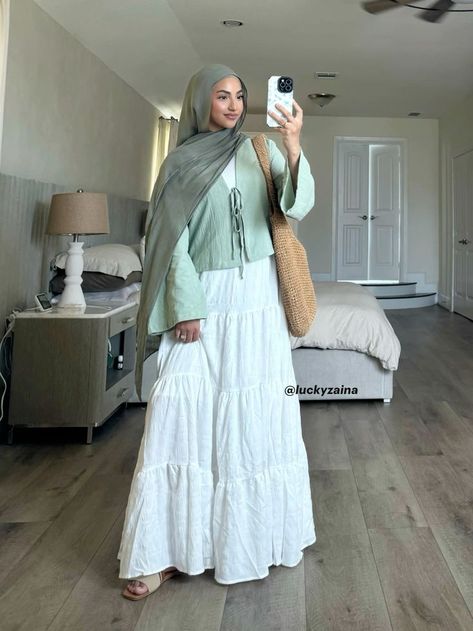 Islamic Modest Fashion, Modest Outfits Muslim, Outfits Muslim, Modest Girly Outfits, Stylish Outfits Casual, Hijab Fashion Summer, Modest Outfit Ideas, Modest Casual Outfits, Stile Hijab