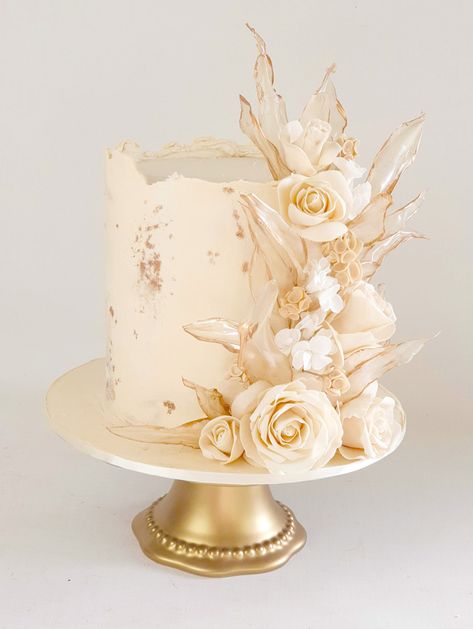 Rustic Boho Cake Design, Wedding Cake Designs 1 Layer, Boho Cakes Wedding, Boho Anniversary Cake, Engaged Cake Ideas, Small Elegant Cake, Elegant Boho Wedding Cake, Bohemian Cake Ideas, Tiered Cake Ideas