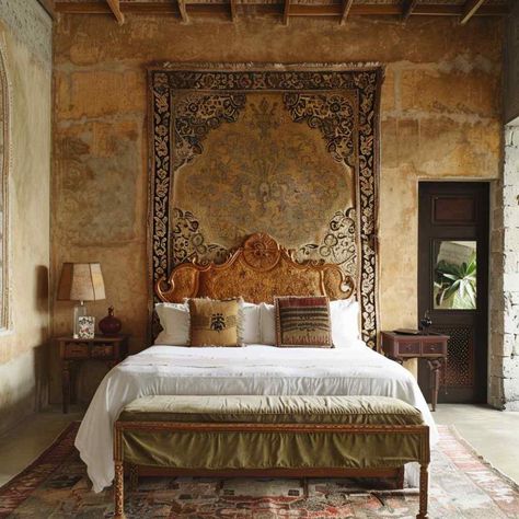 bedroom zen baroque Ancient Bedroom, Bedroom Zen, Zen Minimalism, Marble Bedroom, Zen Bedroom, Ornate Mirror, Bedroom Studio, Ornate Furniture, Studio Ideas