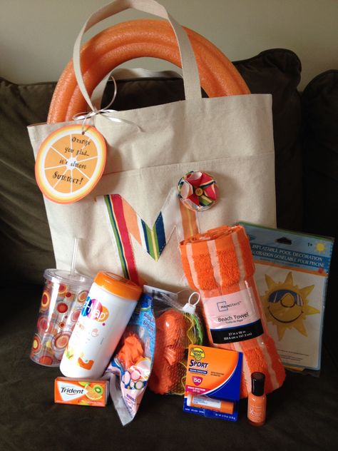 Orange you glad it's almost summer!  Gift tote for teacher Summer Appreciation Gifts, Summer Coworker Gifts, Summer Gift For Teachers, Summer Giveaway Ideas, Summer Gift Ideas For Women, Orange Summer Bag For Gift, Trendy Summer Gift Bag, Summer Gifts For Teachers, Summer Gifts For Women