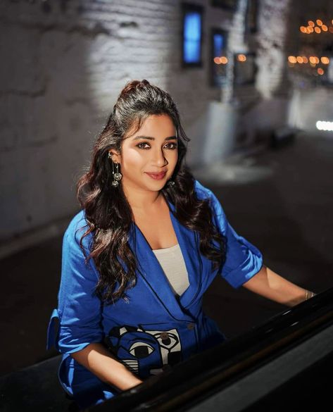 Shreya Ghoshal, Images Gif, Musician, Actresses, Music