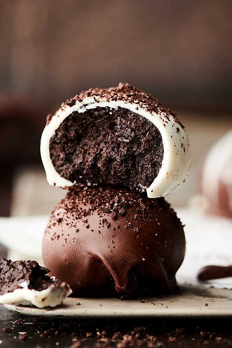 Oreo Balls - Easy Oreo Truffles with Cream Cheese Cake Ball Recipe, Easy Oreo Cake, Oreo Cake Balls, Oreo Ball, Vanilla Salt, Oreo Balls Recipe, Oreo Truffle, Oreo Truffles Recipe, Oreo Cookie Balls