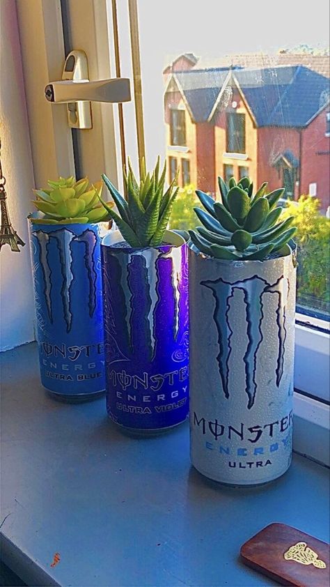 Things To Decorate Your Room, Indie Room Ideas, Monster Room, Monster Decorations, Indie Bedroom, Monster Ideas, Monster Crafts, Hippy Room, Neon Room