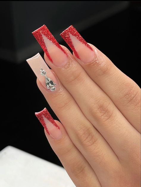 Short Nails Acrylic Red, Red And Silver Christmas Nails, Nails For Winter 2023, Silver Christmas Nails, Red And Silver Christmas, Red And Silver Nails, Cute Red Nails, Nails For Winter, Dance Nails