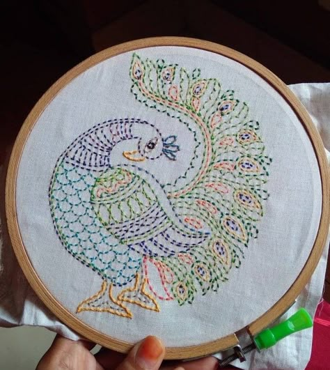 Even Running Stitch Design, Running Stiches Embroidery Designs, Running Stitch Embroidery Patterns, Running Stiches Embroidery Motif, Hand Embroidery Running Stitch Designs, Running Stiches Design, Kantha Motifs Design, Embroidery Running Stitch Designs, Khanta Embroidery