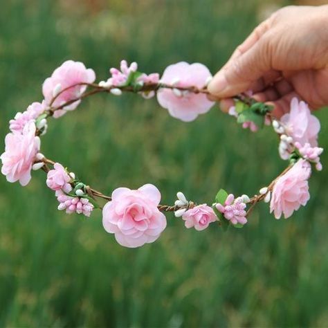 Flower Tiara Wedding, Tiara Flower, Pink Flower Crown, Headband Diy, Diy Flower Crown, Flower Tiara, Flower Crown Hairstyle, Girls Headband, Tiara Wedding