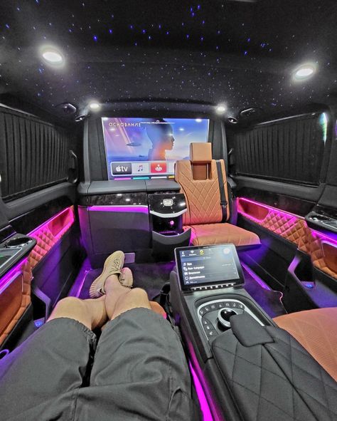 Mercedes-Benz Luxury Van, Day Time, Designer Shoes, Mercedes Benz, Life Is Good, Cars, Van, Quick Saves, Design