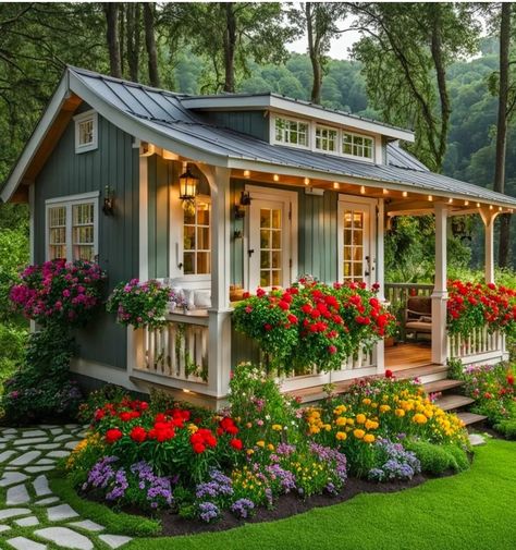 Tiny House Exterior, Backyard Cottage, Small Cottage Homes, Little Cottages, Tiny House Nation, Cottages And Bungalows, Tiny Cottage, Getaway Cabins, Dream Cottage