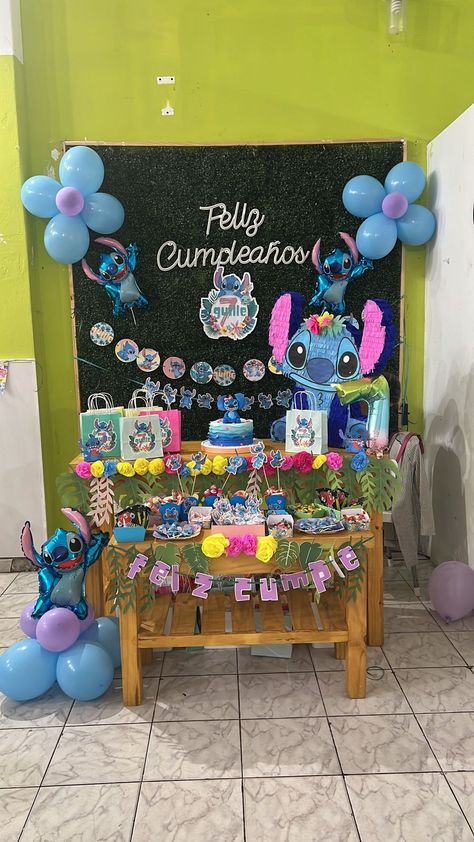 Candy Bar Stitch, Aloha Birthday Party, Aloha Birthday, Lilo Y Stitch, Paw Patrol, B Day, Candy Bar, Birthday Decorations, Birthday Party