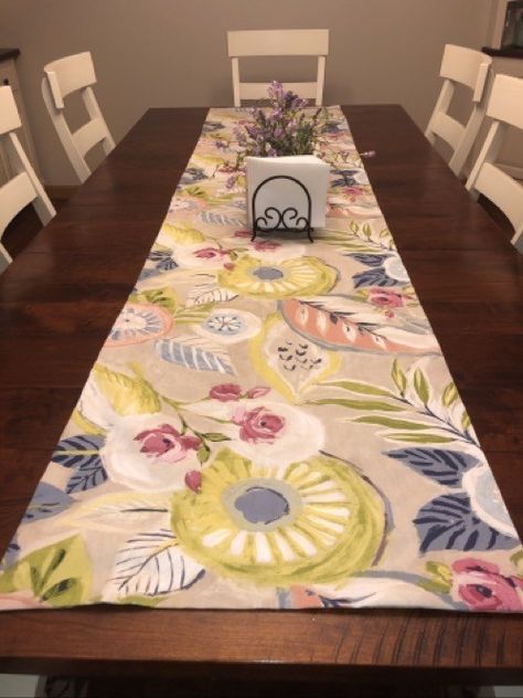 How to Sew an Easy Reversible Table Runner Table Runner Diy Easy, How To Make A Table Runner, Table Runners Diy, Table Runners Diy Easy, Table Runner Sewing, Singer Machine, Baby Sewing Patterns Free, Reversible Table Runner, Table Runner Tutorial