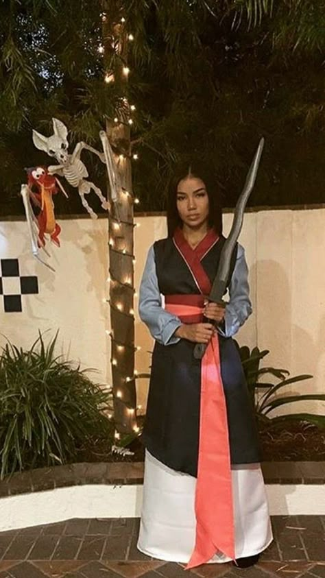 Halloween Costumes Pocahontas, Mulan Halloween Costume College, Mulan Costume Women, Mulan Outfit Ideas, Asian Halloween Ideas Costumes, Mulan Costume Diy, Asian Cartoon Characters, Asian Halloween Ideas, Toddler Duck Costume