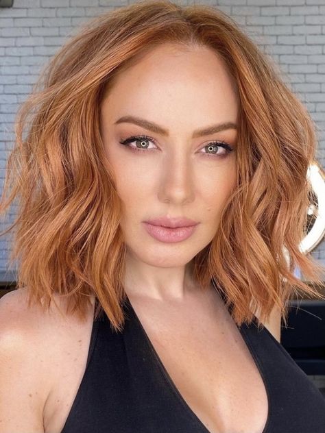 Pelo Color Cobre, Ginger Hair Color Ideas, Short Copper Hair, Light Copper Hair, Copper Blonde Hair, Spring Haircuts, Redhead Makeup, Red Ginger, Wavy Bob Haircuts