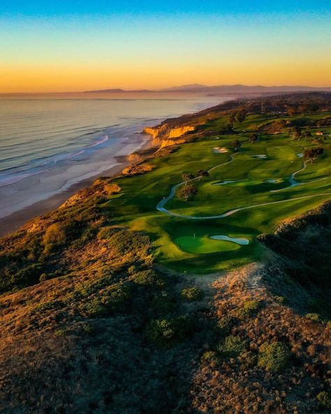 Torrey Pines San Diego, Golf Baby, Golf Inspiration, Golf Art, Mountain Lakes, Torrey Pines, Top Golf, Golf Trip, San Diego California