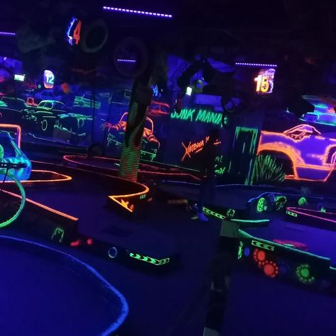 Glow in the dark Village market Mini golf The yard mini golf Golf Glow Mini Golf, Glow In The Dark Mini Golf, Mini Golf Aesthetic, Alter Aesthetic, Dark Village, Golf N Stuff, Village Market, Birthday Plans, Mini Golf Course