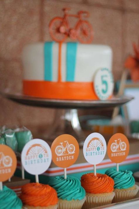 Bicycle Birthday Party, Bicycle Birthday Parties, Bicycle Birthday, Bicycle Party, Bicycle Cake, Bike Party, Bike Cakes, Dessert Oreo, Birthday Vintage