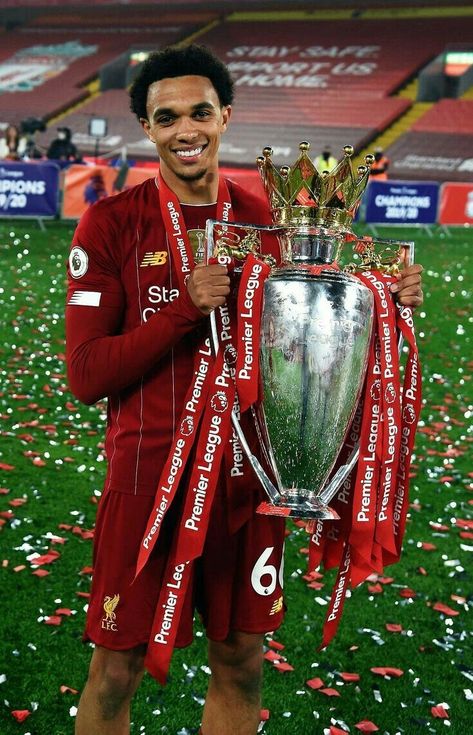 Trent Alexander-Arnold holding the Premier League Title Cup. Liverpool Football Team, Liverpool Football Club Players, Liverpool Club, Liverpool Champions League, Liverpool Anfield, Liverpool Premier League, Liverpool Champions, Trent Alexander Arnold, Liverpool Soccer