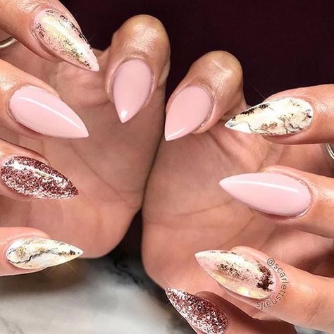 When you want that #glitter and that shimmer! P.S. That #stiletto shape is . Featured #naildesign by @scarlettsnails . Nails Inspiration Rose Gold, Pink Foil Nails, Rose Gold Nails Acrylic, Gold Gel Nails, Texas Nails, Blush Pink Nails, Glitter Blush, Fingernails Painted, Girls Nail Designs