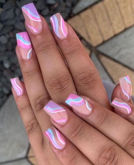 There's a new beauty trend taking over Instagram and it's absolutely stunning. Say hello to "quartz nails". Purple And Pink Nails, Holiday Acrylic Nails, Pink Summer Nails, Unghie Sfumate, Nails Yellow, Cute Simple Nails, Summery Nails, Pink Nail Designs, Summer Acrylic Nails