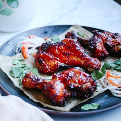 Gochujang Baked Chicken Legs Chicken Legs Recipe, Southern Fried Cabbage, Juicy Baked Chicken, Baked Chicken Drumsticks, Chicken Leg Recipes, Korean Chicken, Drumstick Recipes, Korean Recipes, Fall Comfort Food