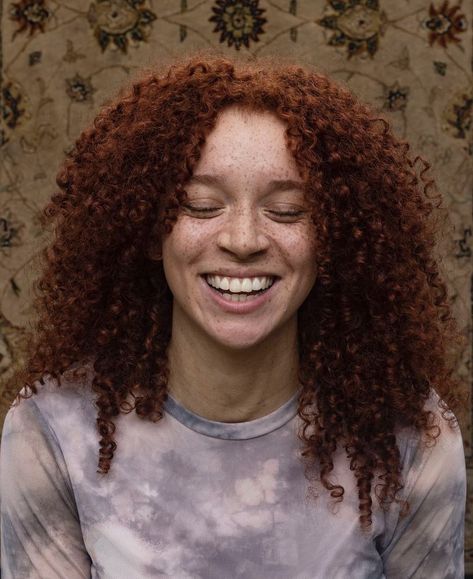 Actor erin kellyman from willow on disneyplus Erin Kellyman Aesthetic, Maurders Era, Sapphic Vibes, Willow 2022, Erin Kellyman, Beautiful Freckles, Lily Evans, Celebrity List, Aesthetic People