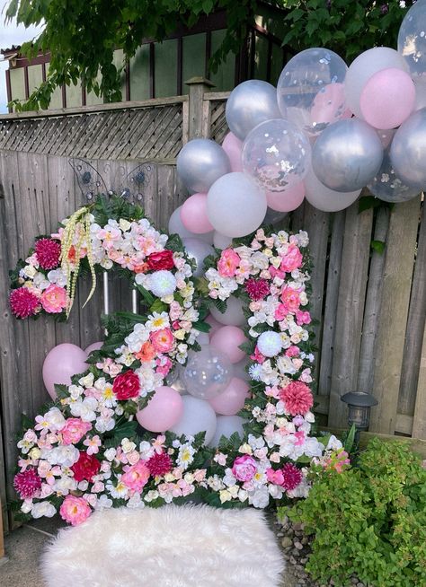 Custom nunbers i made for my 21st birthday 21st Birthday Flowers, 21 Years Birthday, 21st Birthday Pictures, Flowers And Balloons, 21 Birthday Party Decorations, Flower Balloons, 21st Ideas, Birthday Deco, My 21st Birthday